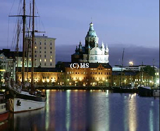 Hafen bei Nacht